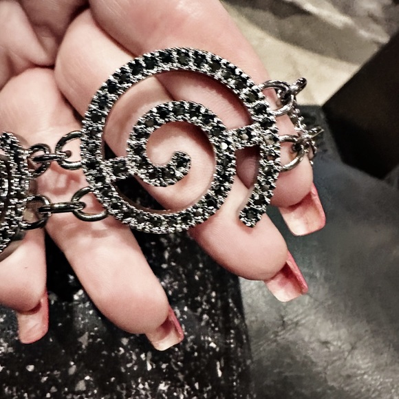 NWT St John Boutique Silver Belt with Black Crystal Stones - Picture 4 of 4